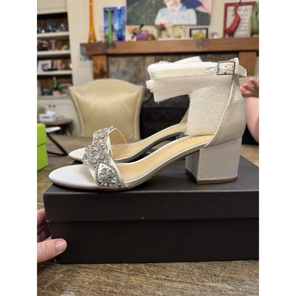 Betsey Johnson Mel‎ Satin Rhinestone Heel Ivory Sandals Womens Size 9.5 Bridal
